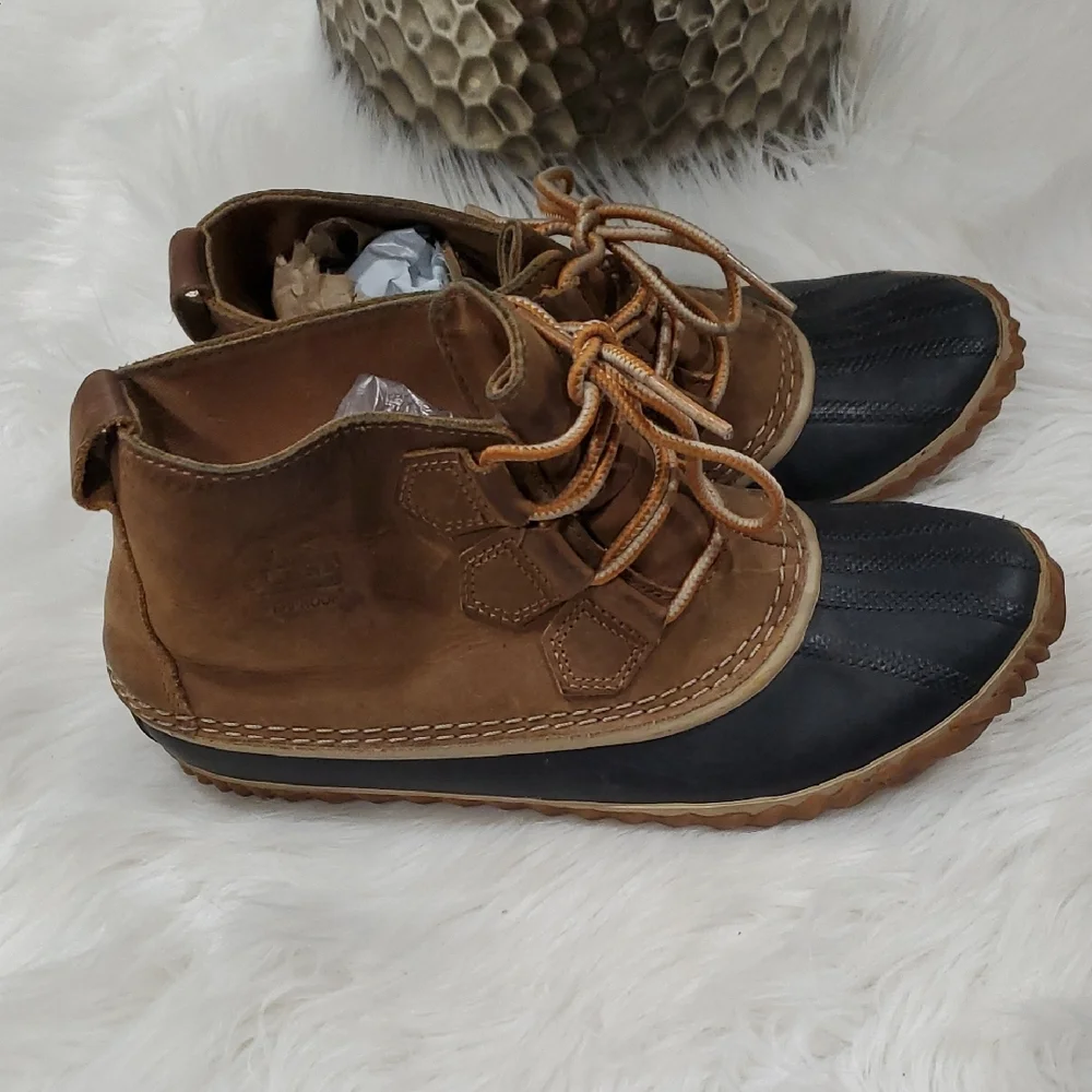 Sorel Women's Brown and Black Lace-Up Shoes - Picture 2 of 11